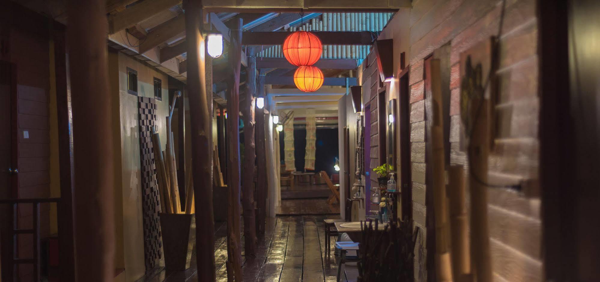 Sincere Hostel Bar And Bistro Koh Lanta Ngoại thất bức ảnh