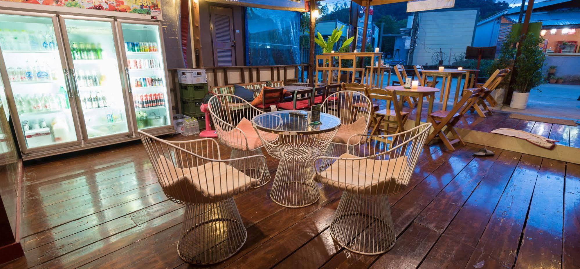 Sincere Hostel Bar And Bistro Koh Lanta Ngoại thất bức ảnh